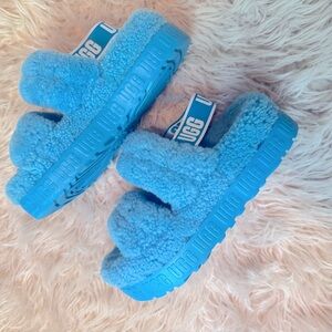 UGG Oh Fluffita Platform Sandals (Size 8)